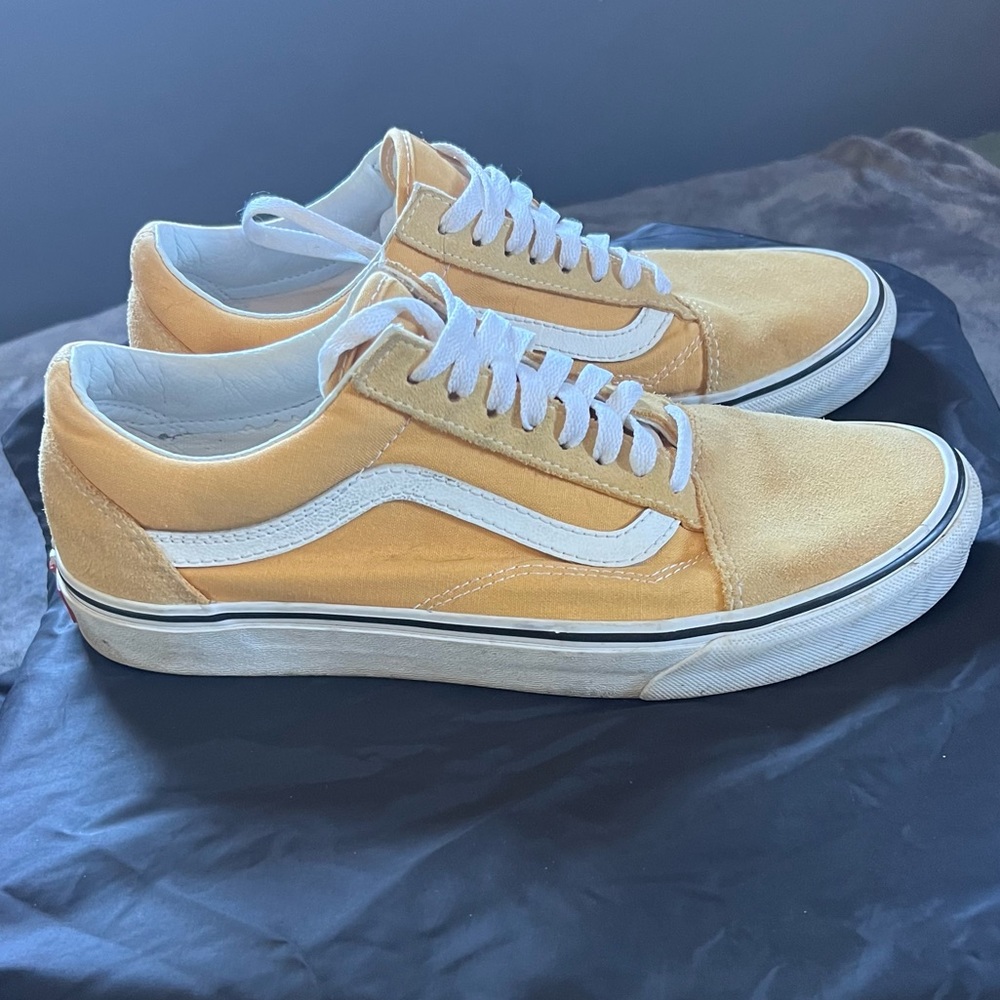 VANS old school yellow size 9.5